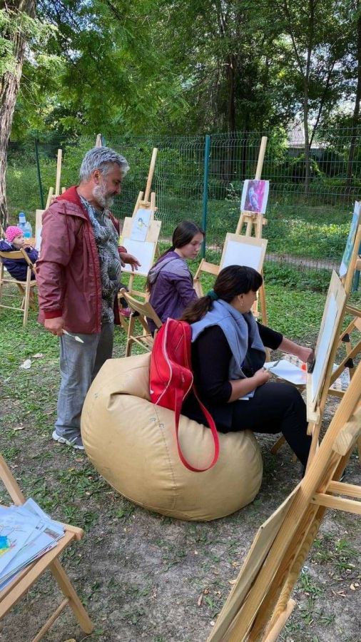 Відомий художник Анатолій Меньків вчить рідних полеглих мистецтву живопису