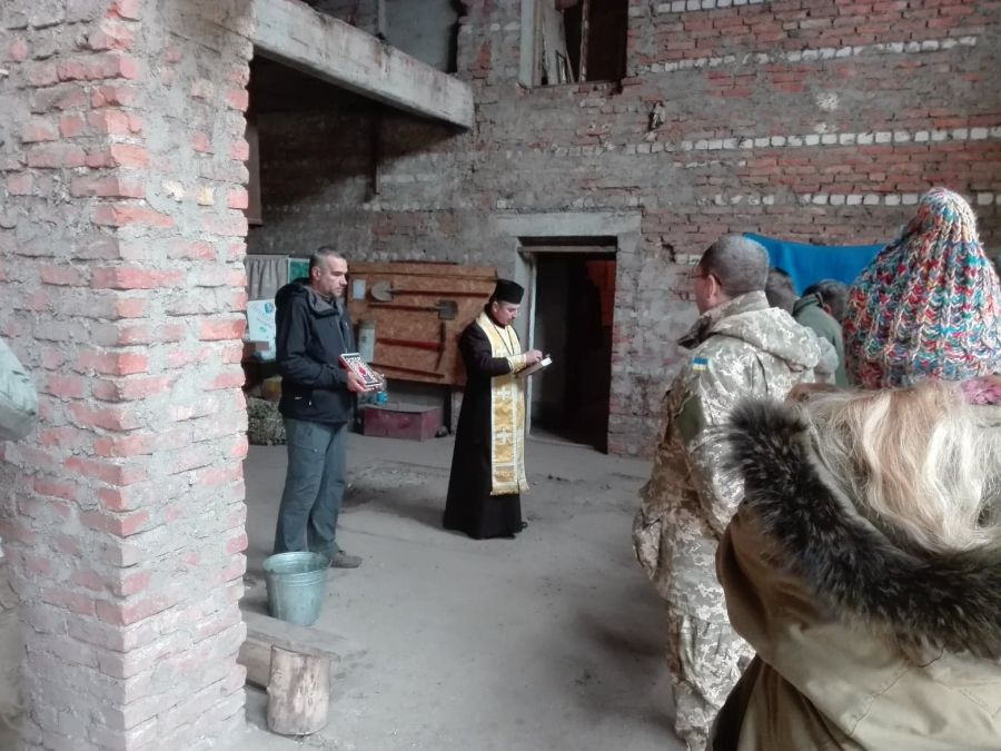 Дмитро Поворотний проводить службу на передовій.