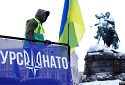 Україна може погодитися не вступати до НАТО, однак не віддасть території рф — експрет