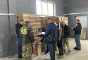 У волинянина правоохоронці вилучили 100 тис. пачок цигарок та алкоголь