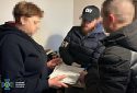 СБУ затримала ексчиновницю, яка віддала рашистам автопарк «швидких» для депортації українських дітей до рф