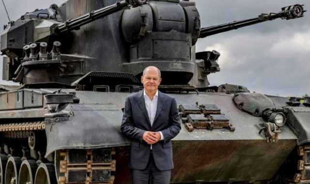 Експерт розповів, чому насправді Німеччина не передає танки Україні