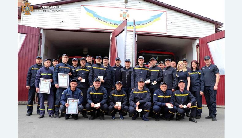 Рятувальників нагородили за спасіння людей