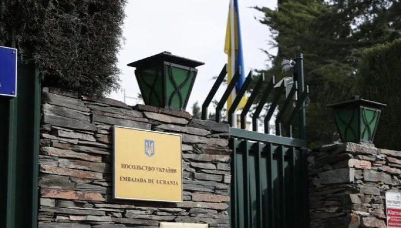 Зафіксовано 17 випадків залякування дипломатів України за кордоном