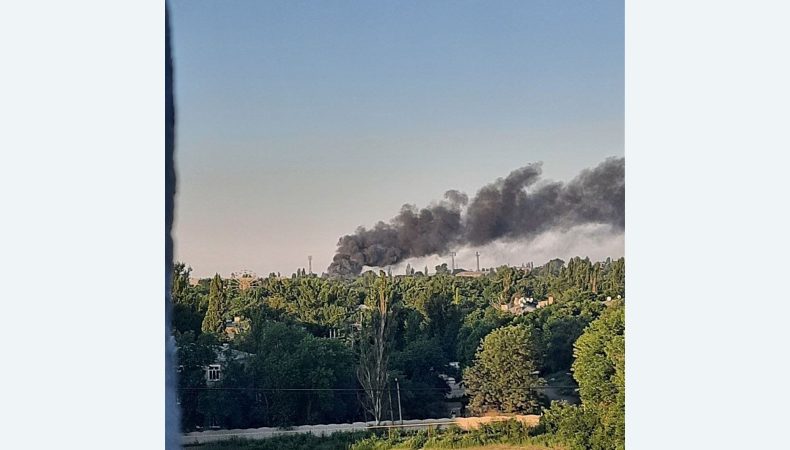 На Луганщині горить база ЧВК «Вагнер», вибухи лунають майже годину