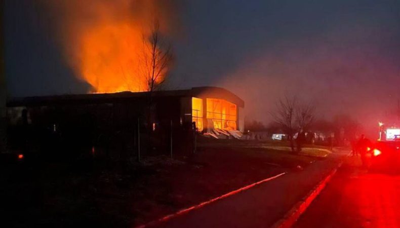 Пожежа в Дружківці внаслідок ракетного удару