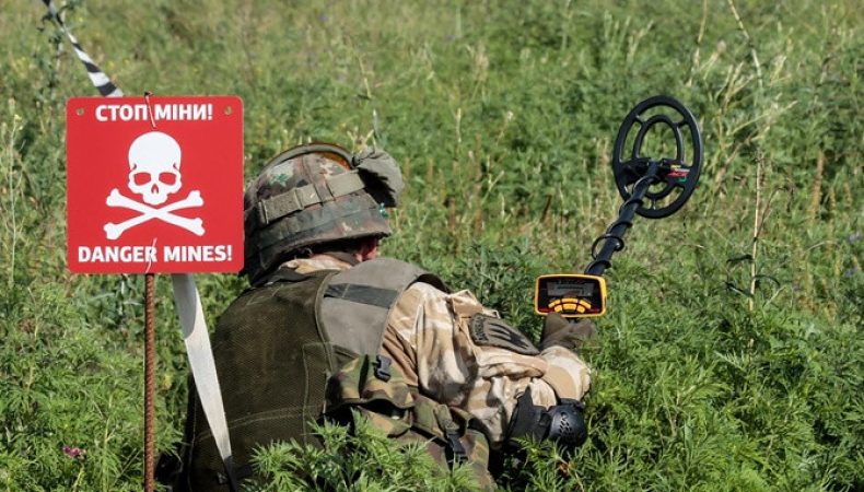 У Польщі канадські військові розпочали навчання українських саперів