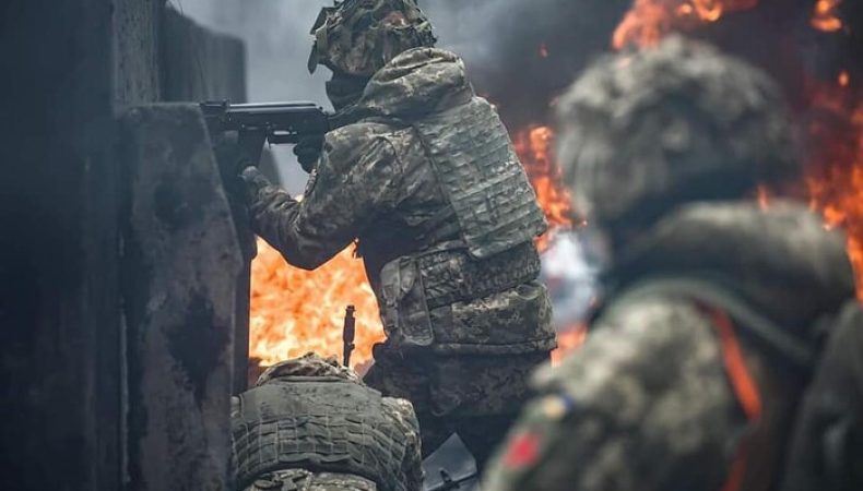 Україна кров’ю наших хлопців зберігає все НАТО