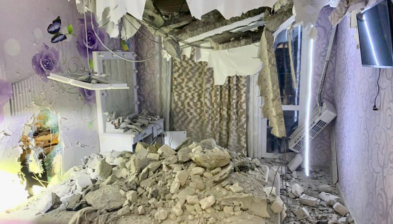 Вночі окупанти обстріляли з "Градів" Нікополь, постраждали троє людей