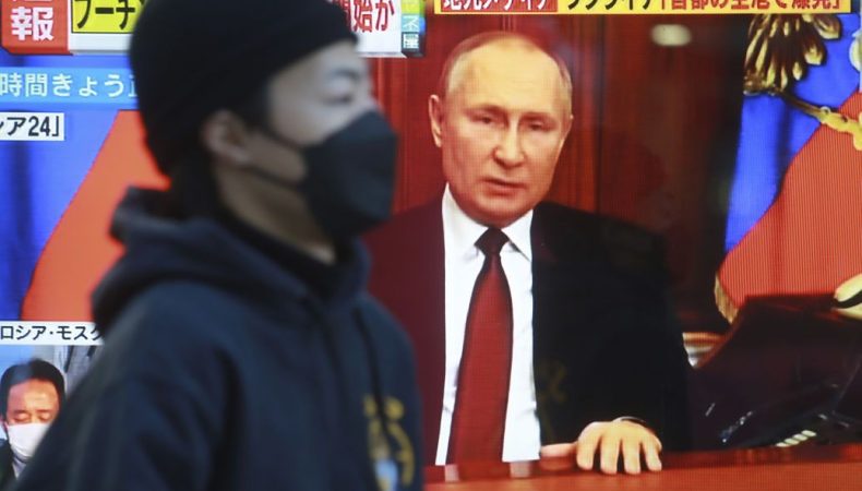 Японія попередила про військові загрози з боку рф та Китаю