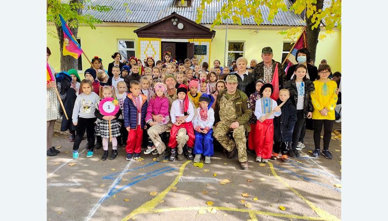 Українець — значить вільний. У школі в Дніпрі провели патріотичні змагання