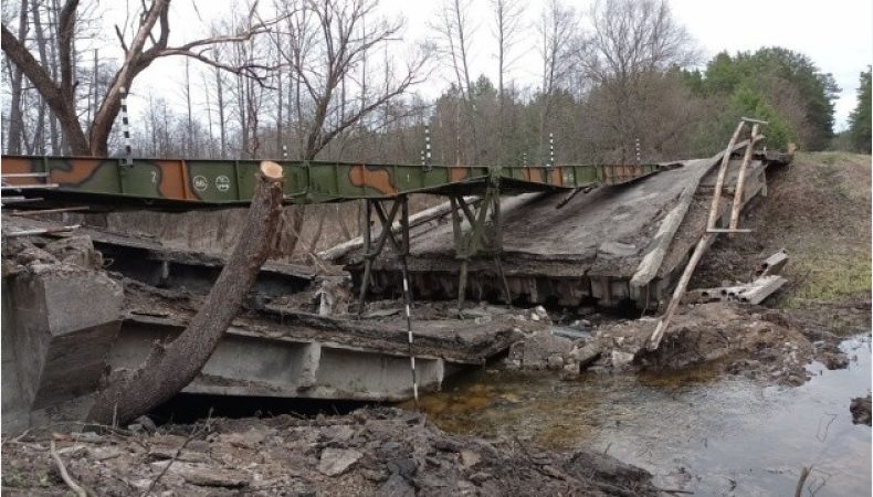 На Чернігівщині будують переправи на місцях зруйнованих мостів