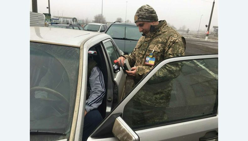 Водії з «гарантіями»: На Буковині прикордонники викрили схему спроб незаконного перетинання кордону