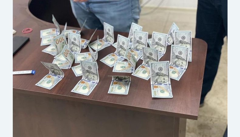 6 тис. доларів за позитивне судове рішення — судитимуть голову міськрайонного суду та адвоката