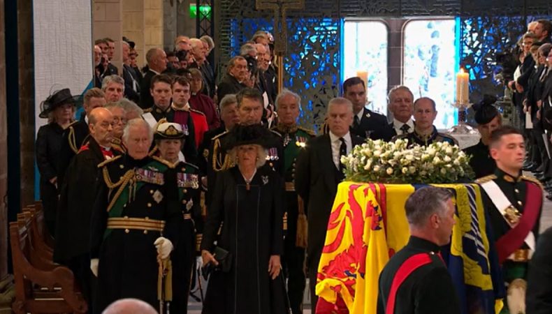 Прощання з королевою Єлизаветою II: фото та відео траурної церемонії