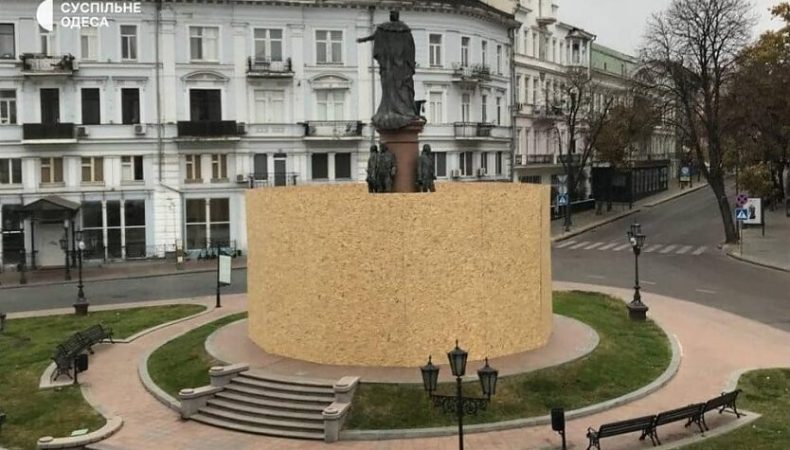 В Одесі демонтують пам&amp;#039;ятник Катерині ІІ