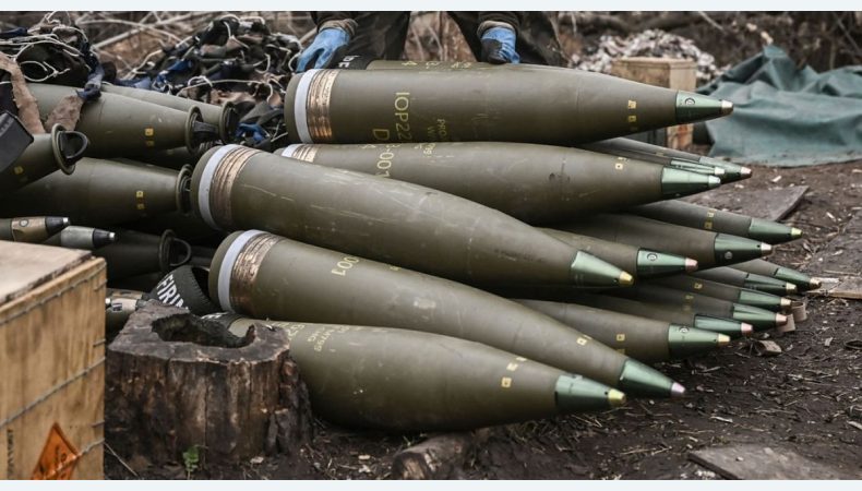 США готують нову партію касетних боєприпасів для України
