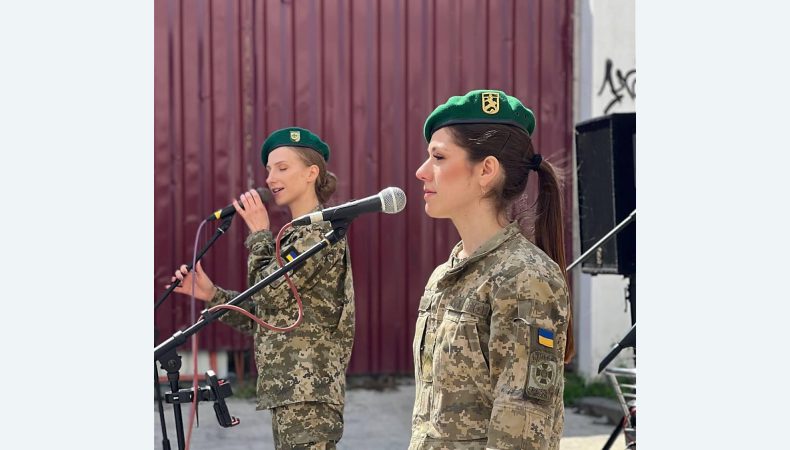 Для підняття бойового духу українські захисники влаштували концерт