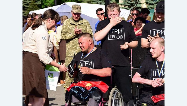 Розвідник без двох ніг після відмови у військкоматі несе службу на блокпосту