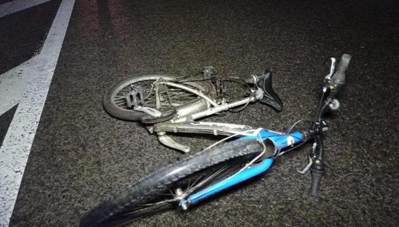 На Львівщині внаслідок наїзду вантажівки загинув велосипедист