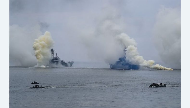 російські кораблі вийшли на бойове чергування у Чорне море: чи є там ракети