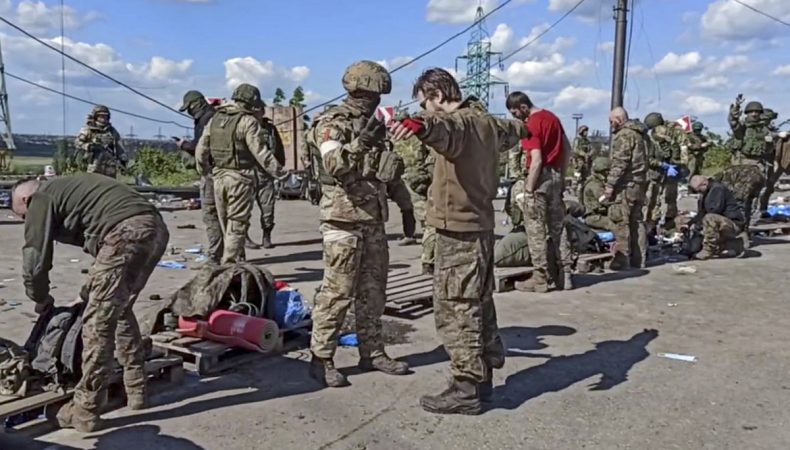 Росія вчиняє воєнний злочин, намагаючись провести судилище над українськими полоненими - експерт з міжнародного права