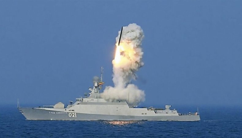 У Чорне море вийшов носій російських крилатих ракет «Калібр»