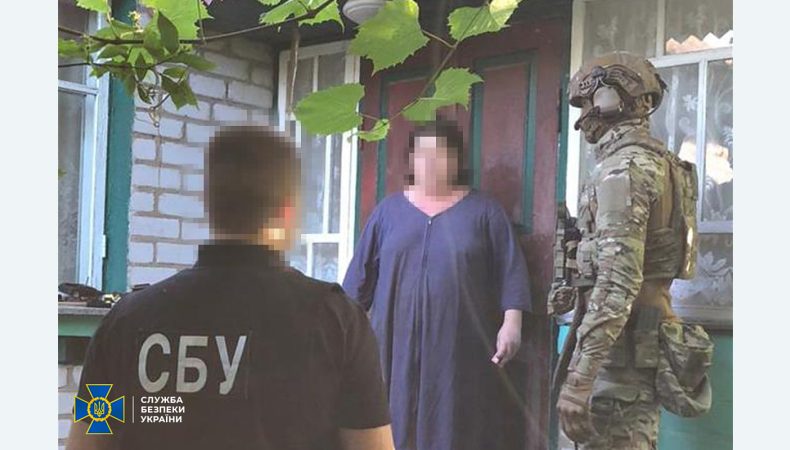 На Житомирщині СБУ затримала агентку рф, яка шукала ремонтні бази ЗСУ