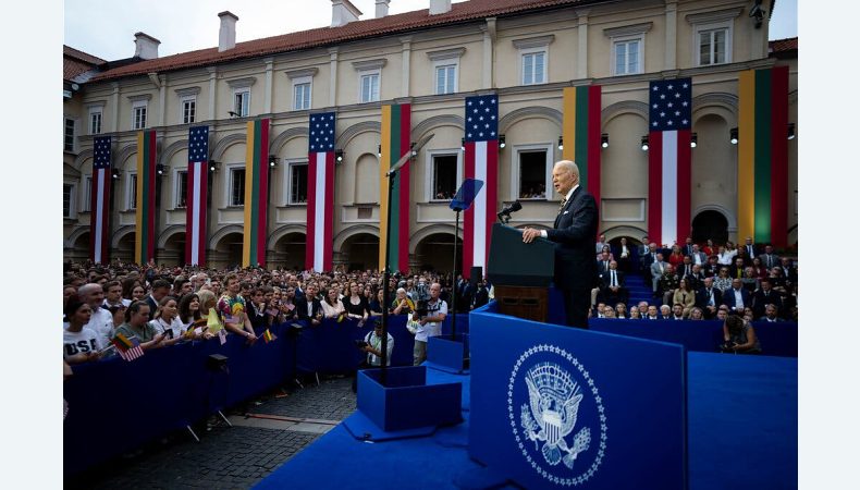 Виступ президента США Джо Байдена у Вільнюському університеті, 12 липня