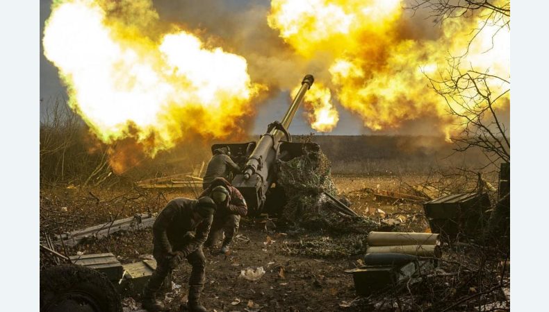 Українські військові сьогодні уразили два російські склади боєприпасів