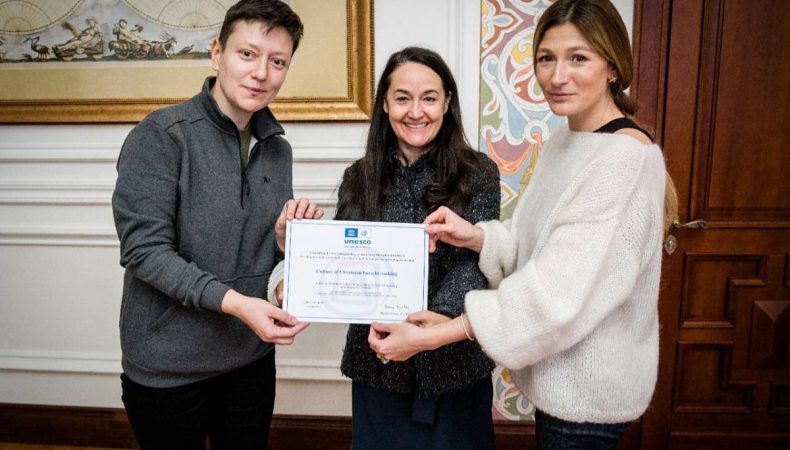 Україна отримала оригінал сертифікату ЮНЕСКО