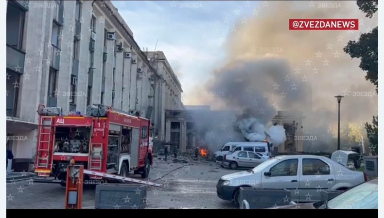 В центрі Донецька вибухнула будівля мерії (ВІДЕО)