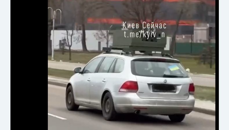 В Києві по вулиці роз&amp;#039;їжджає міні-HIMARS