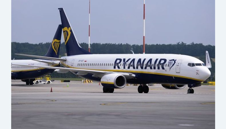 Рейс Ryanair з Польщі аварійно сів в Греції через повідомлення про бомбу