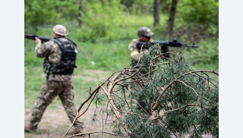 У столиці проходять військові заняття з цивільними киянами