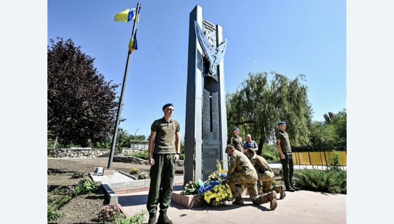 У Запоріжжі відкрили пам&amp;#039;ятник «Героям Небесної Сотні»