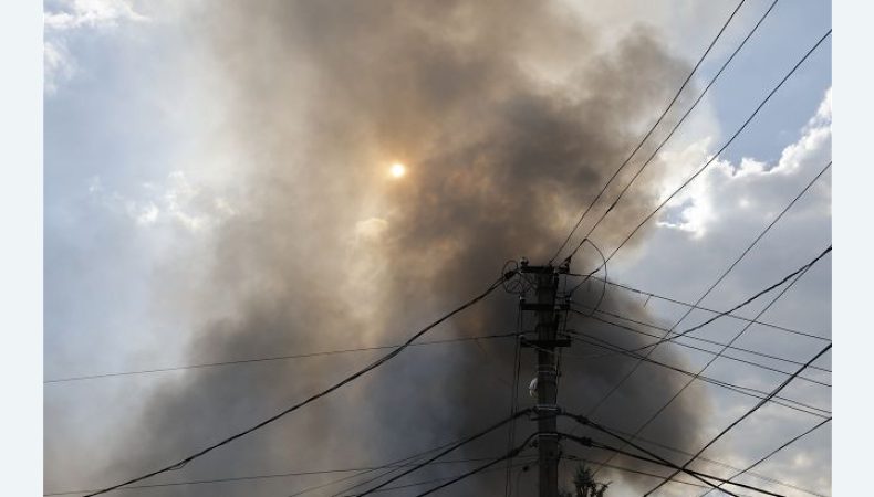 В Алчевську пролунали вибухи, горить склад росіян