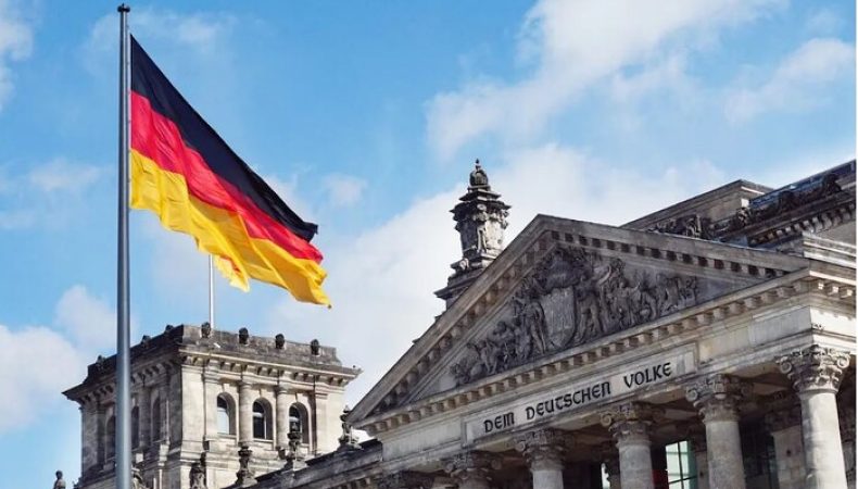 Німеччини відправила до України пакет військової допомоги