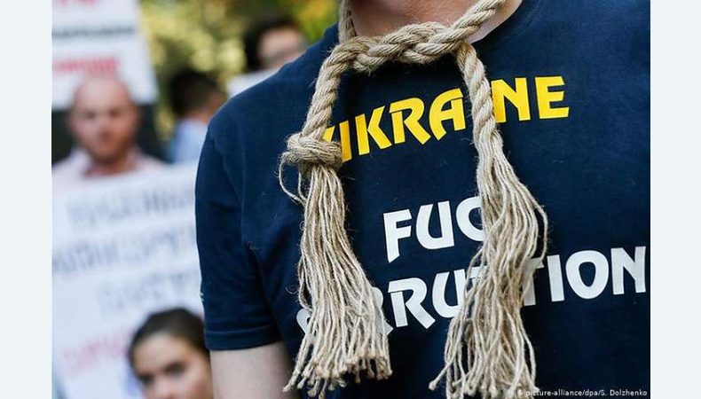 якого дідька в умовах війни ми повинні проводити дослідження упирів і грабіжників стікаючою кров’ю країни