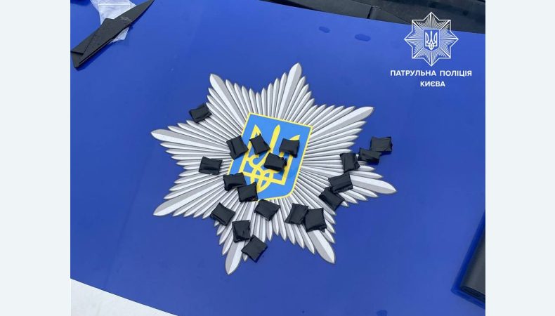 За вихідні патрульні виявили 19 осіб із, ймовірно, наркотичними речовинами