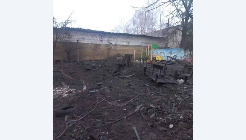 Куп’янськ під ракетним ударом: окупанти поцілили в лікарню і дитячий майданчик