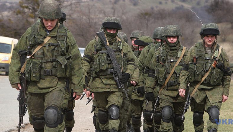 рф продовжує перекидати війська та техніку до кордону з Україною