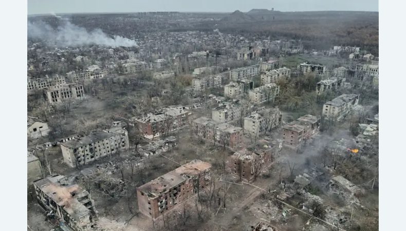 Дрони ЗСУ перетворили бронетехніку окупантів на брухт