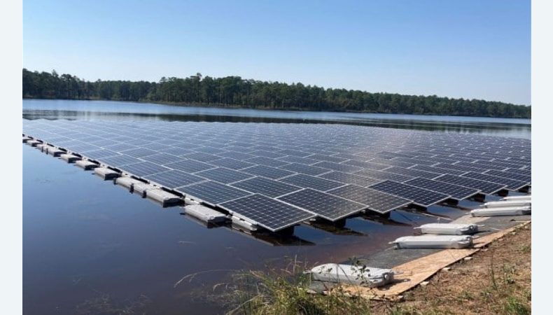 Пентагон представив нову сонячну електростанцію — першу плавучу сонячна батарея