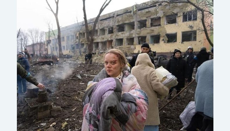 Маріуполь: болюча правда війни у фото