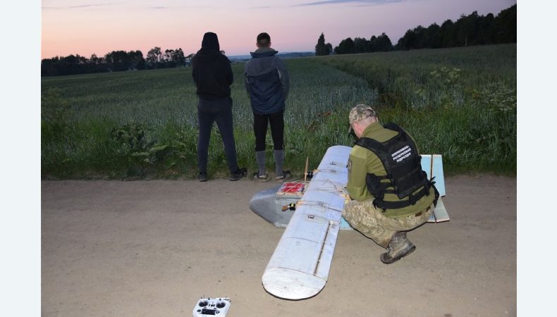 На Буковині прикордонники затримали двох повітряних контрабандистів