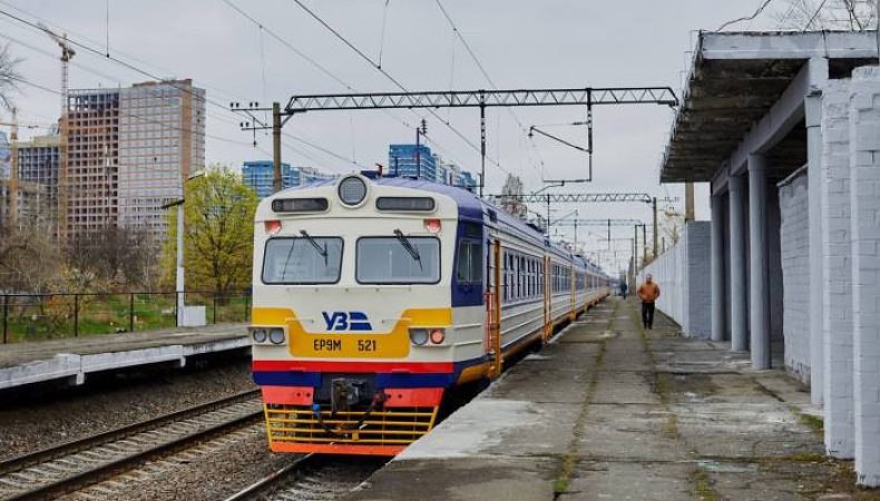 В Києві проїзд в електричці можна буде оплатити карткою