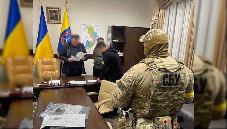 За 35 тис дол обіцяв «відмазати» підлеглого: підозрюють заступника голови Одеської ОДА