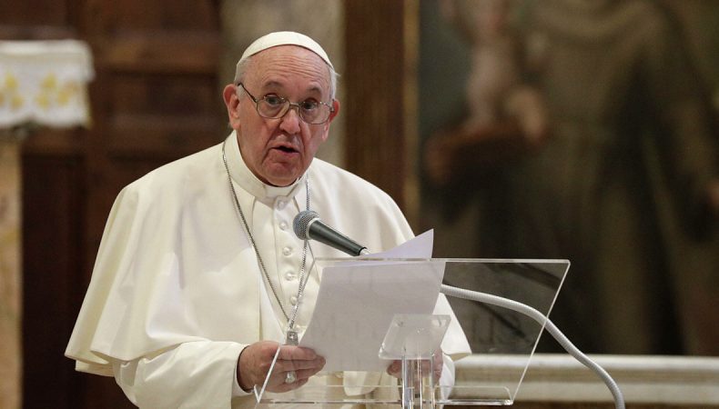 Папа Римський закликав не використовувати релігію для виправдання війни