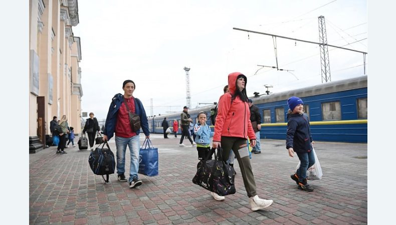 уряд робить все, щоб українці не поверталися до України